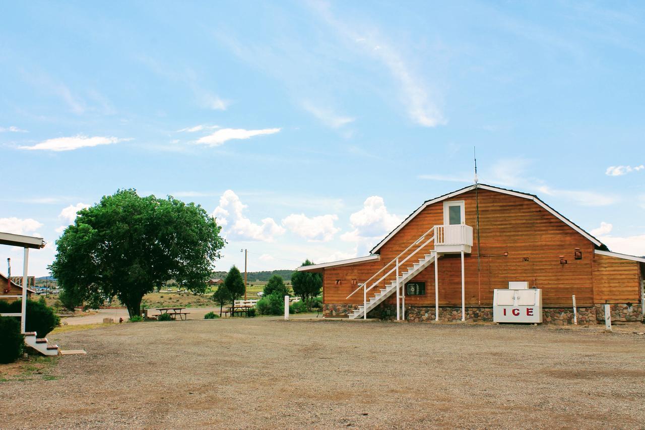 The Riverside Ranch Motel And Rv Park Southern Utah Хатч Экстерьер фото